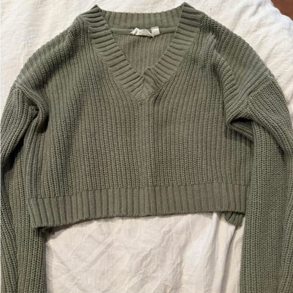Cropped green sweater size Large